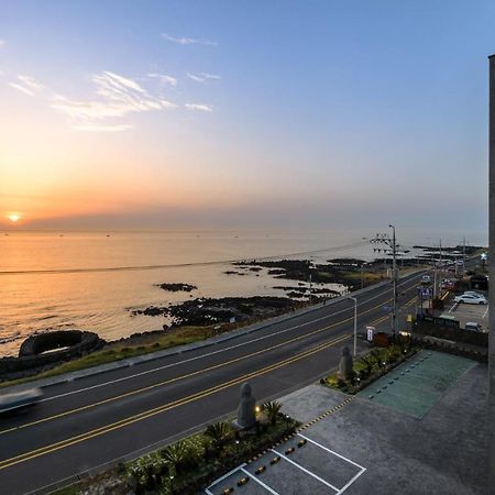 Hotel Mer Bleue Чеджу Екстериор снимка