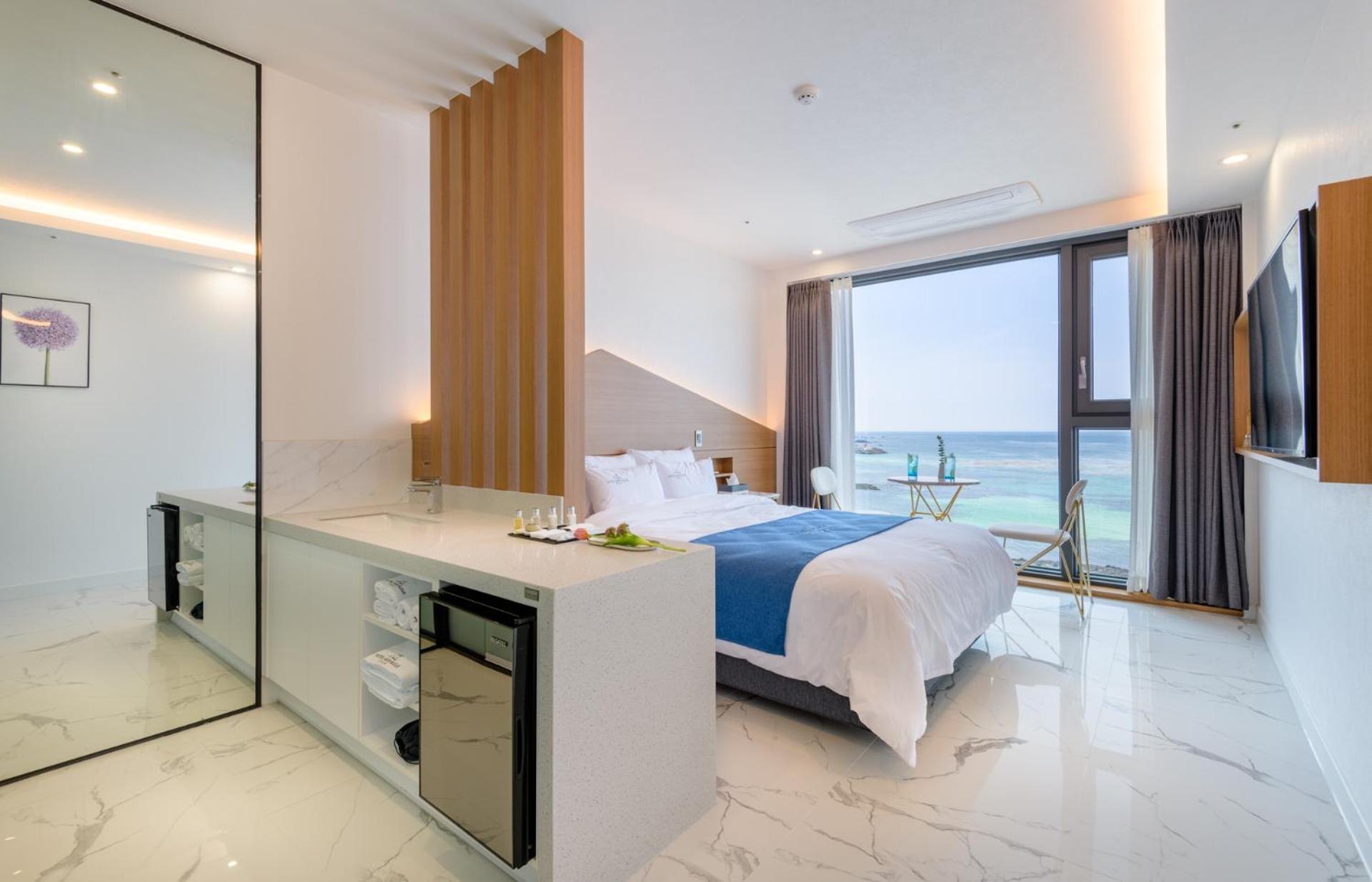 Hotel Mer Bleue Чеджу Екстериор снимка