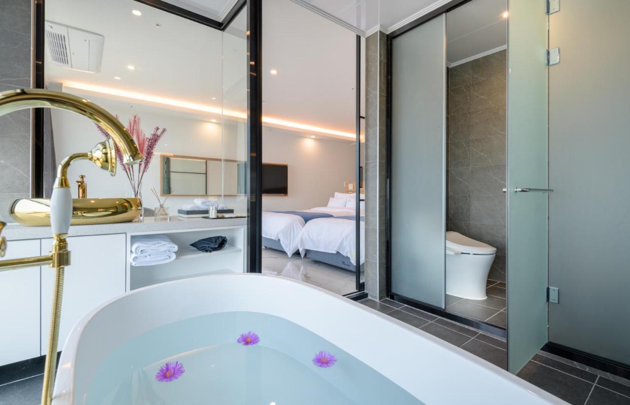 Hotel Mer Bleue Чеджу Екстериор снимка