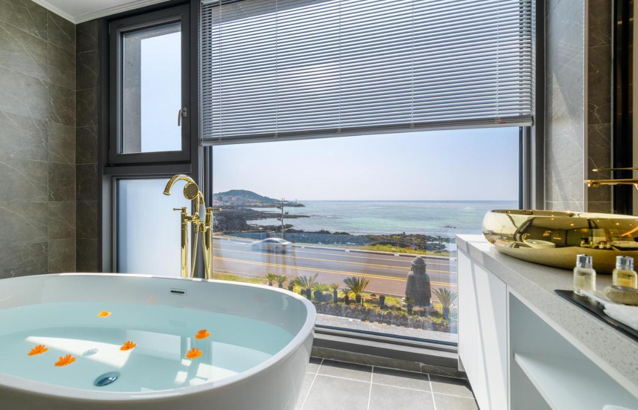 Hotel Mer Bleue Чеджу Екстериор снимка