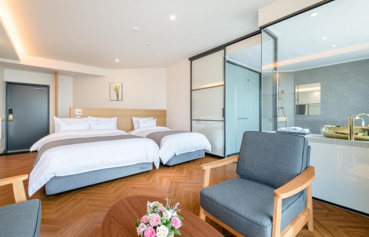 Hotel Mer Bleue Чеджу Екстериор снимка